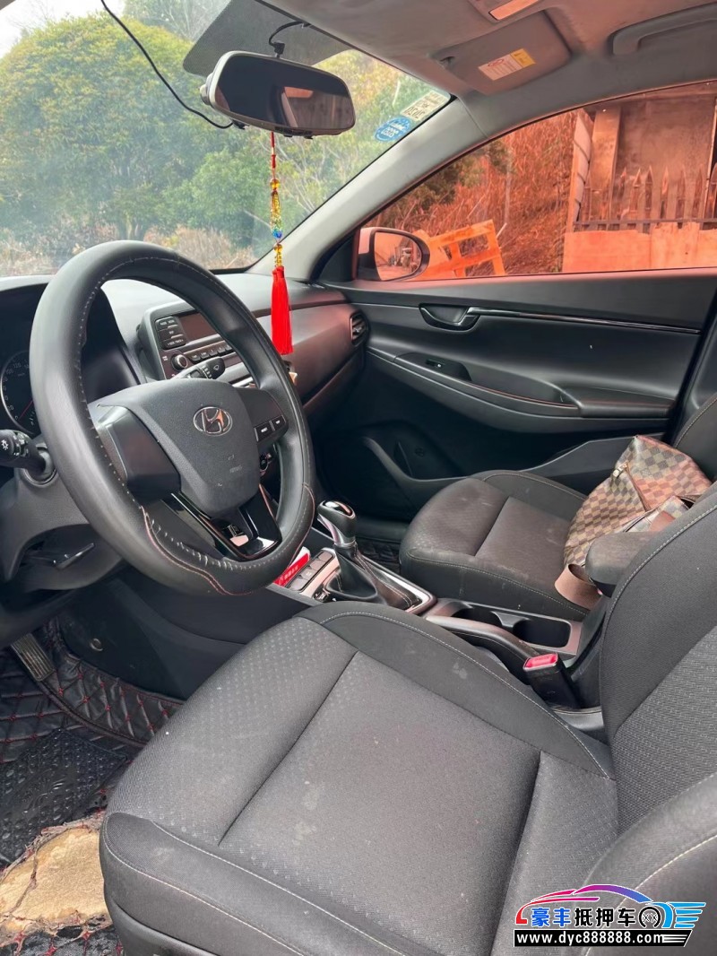 18年现代悦动轿车抵押车出售