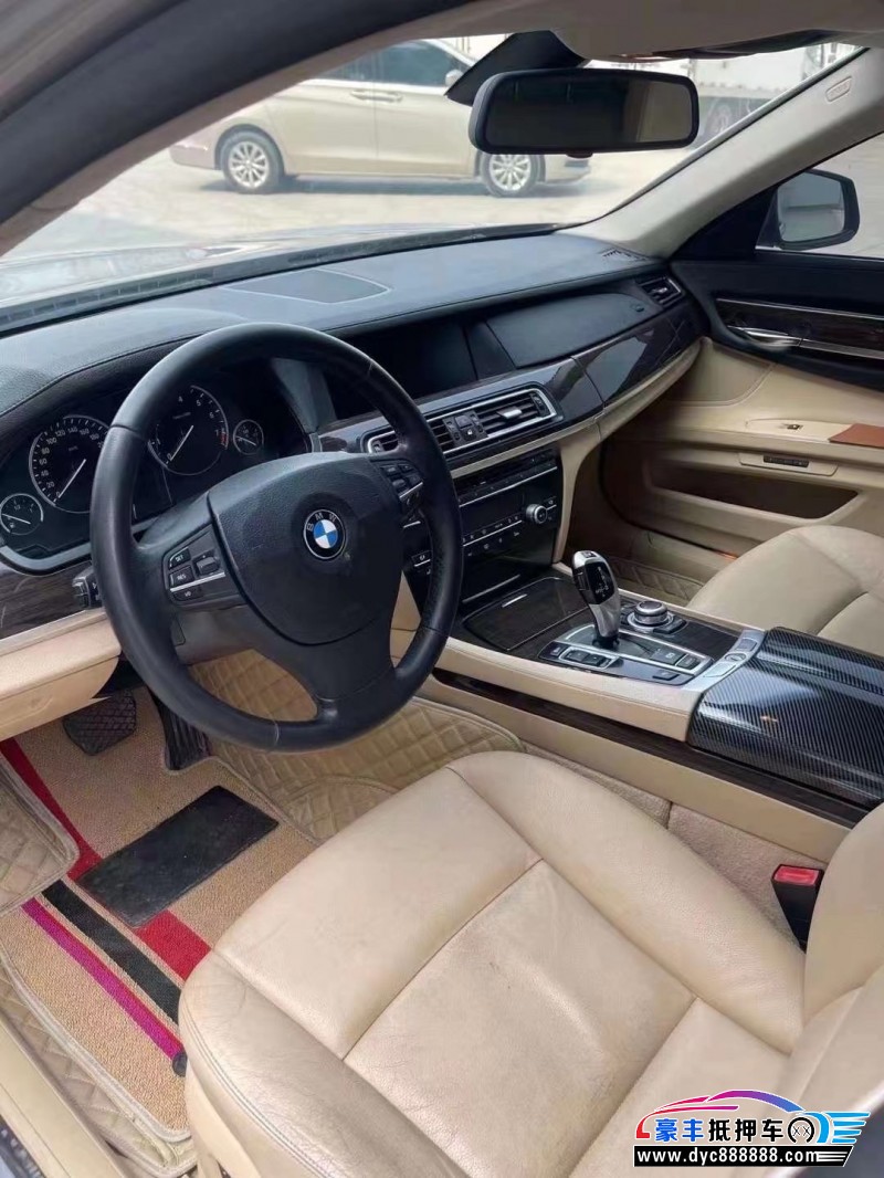 10年宝马7系轿车抵押车出售