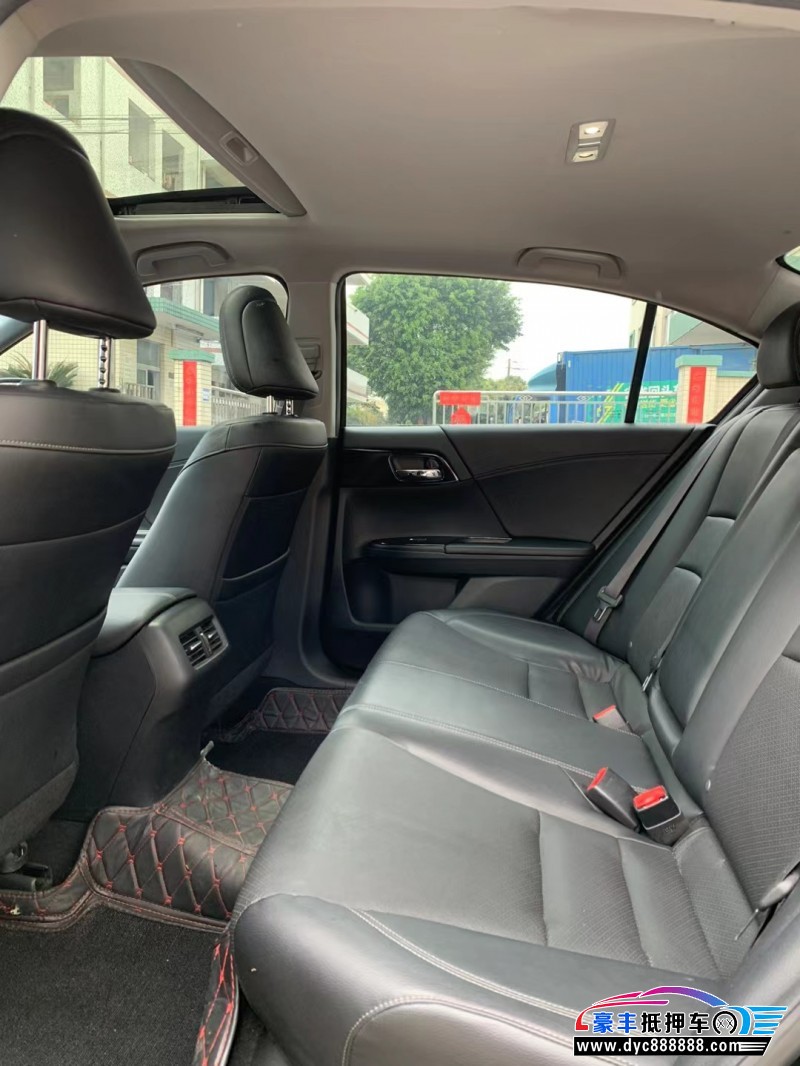 16年本田雅阁轿车抵押车出售