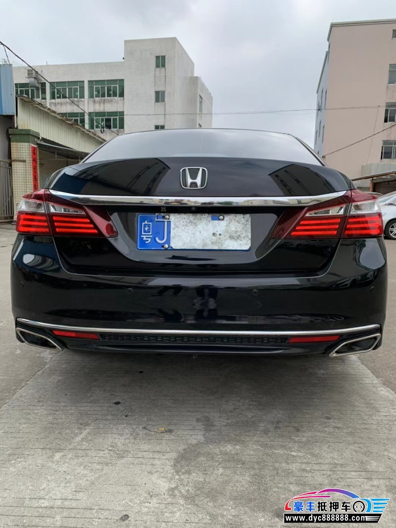 16年本田雅阁轿车抵押车出售