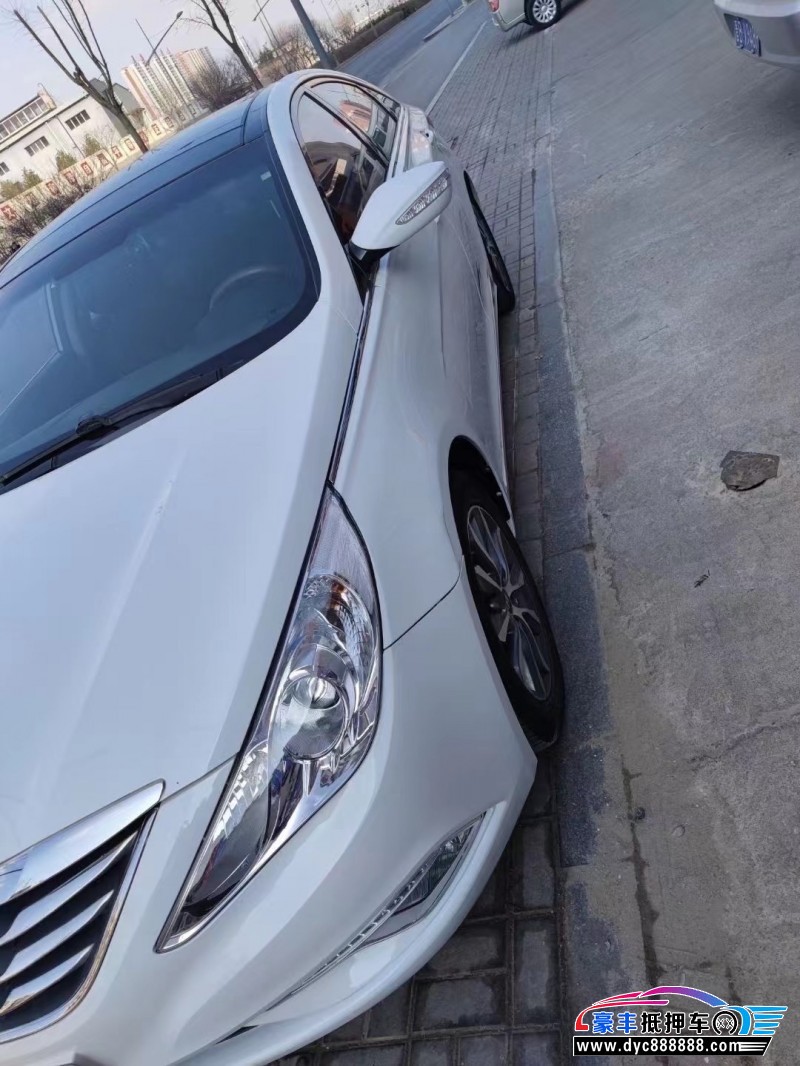 13年大众宝来轿车抵押车出售