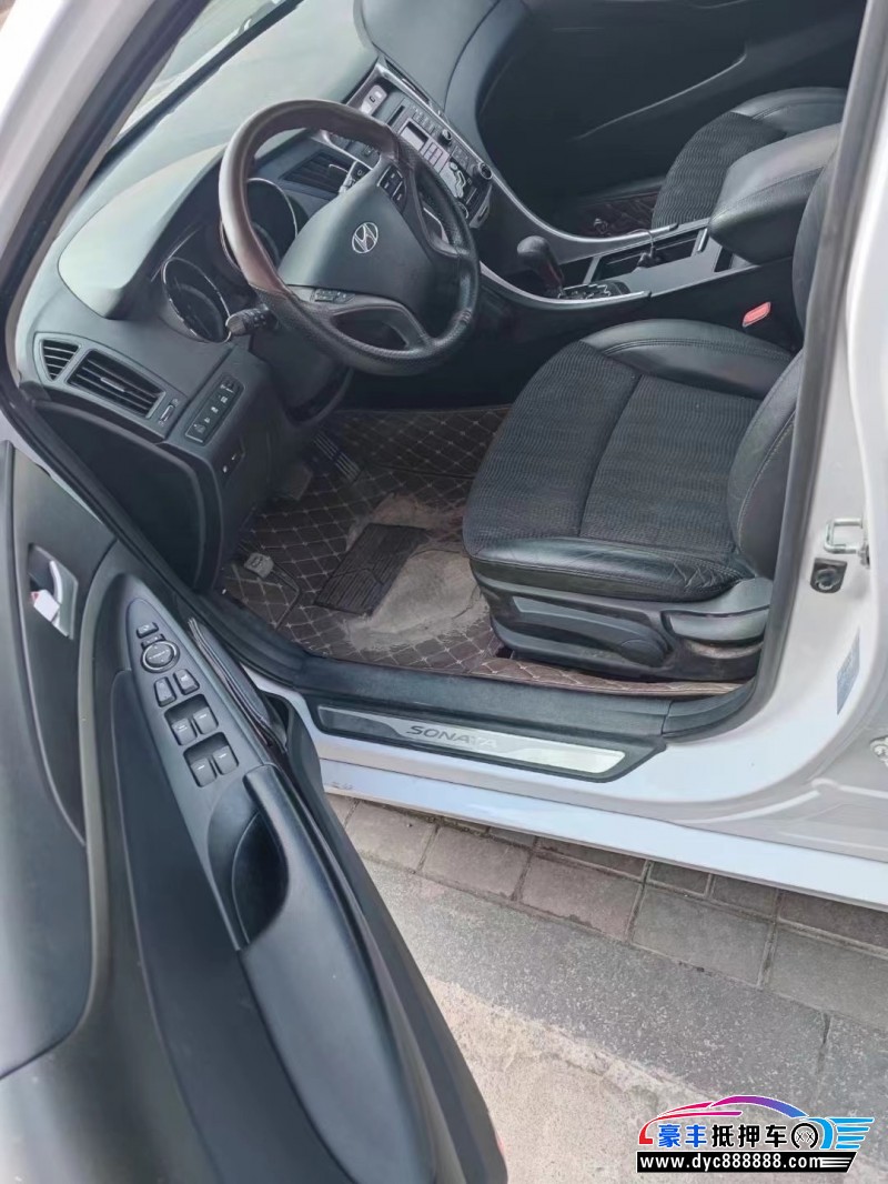 13年大众宝来轿车抵押车出售