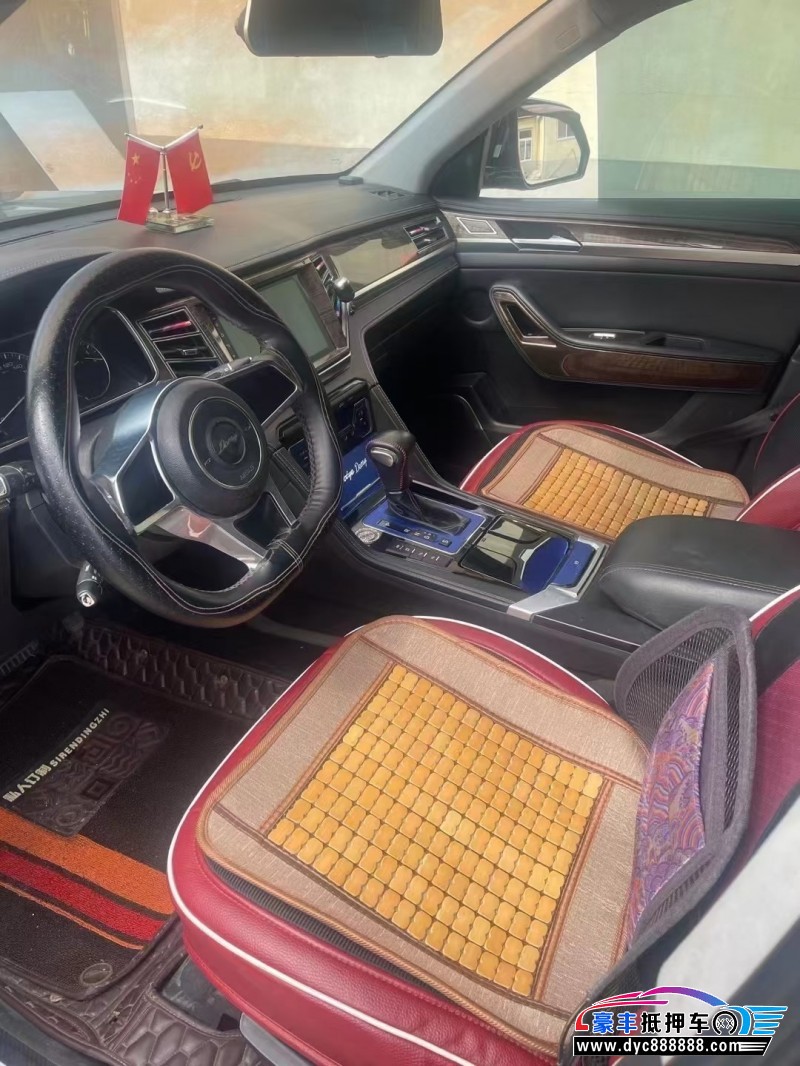 17年众泰大迈X7SUV抵押车出售