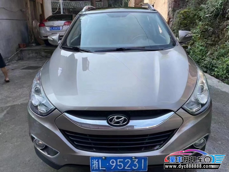 11年现代ix35SUV抵押车出售