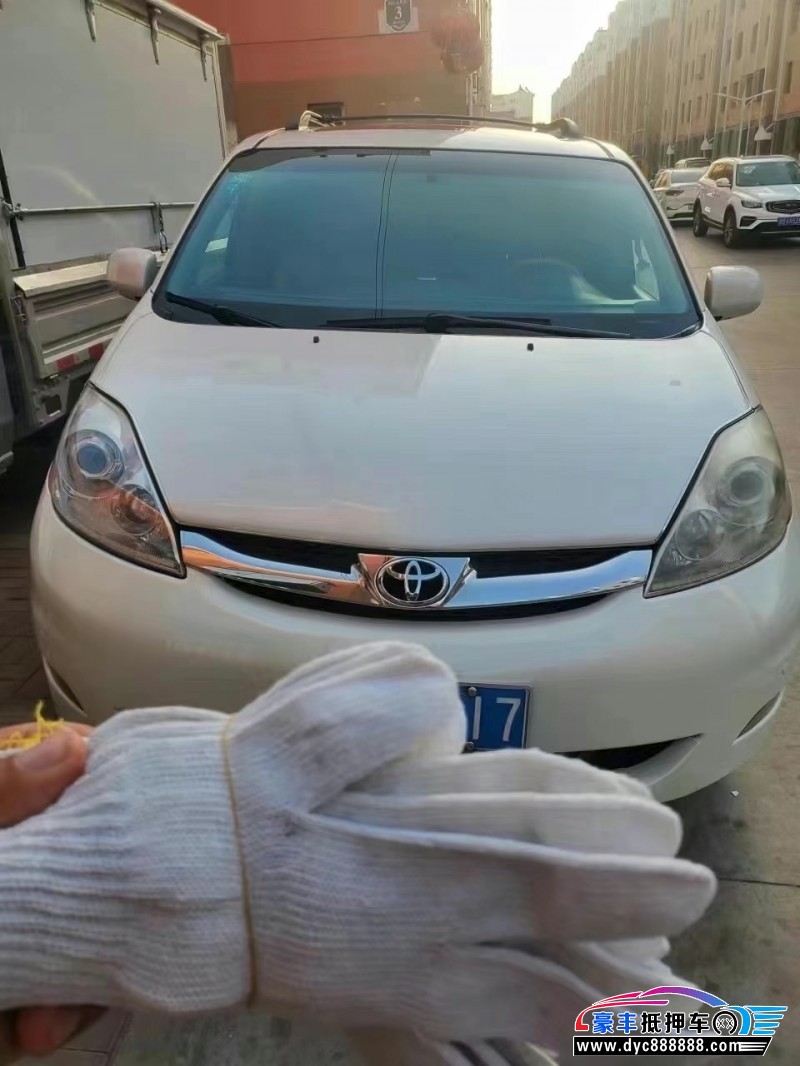 10年丰田塞纳SUV抵押车出售