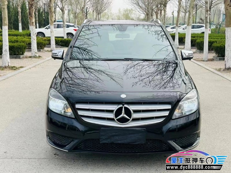 14年奔驰B轿车抵押车出售