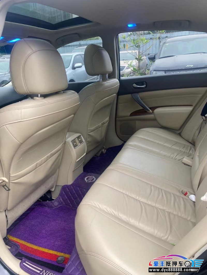 11年日产天籁轿车抵押车出售