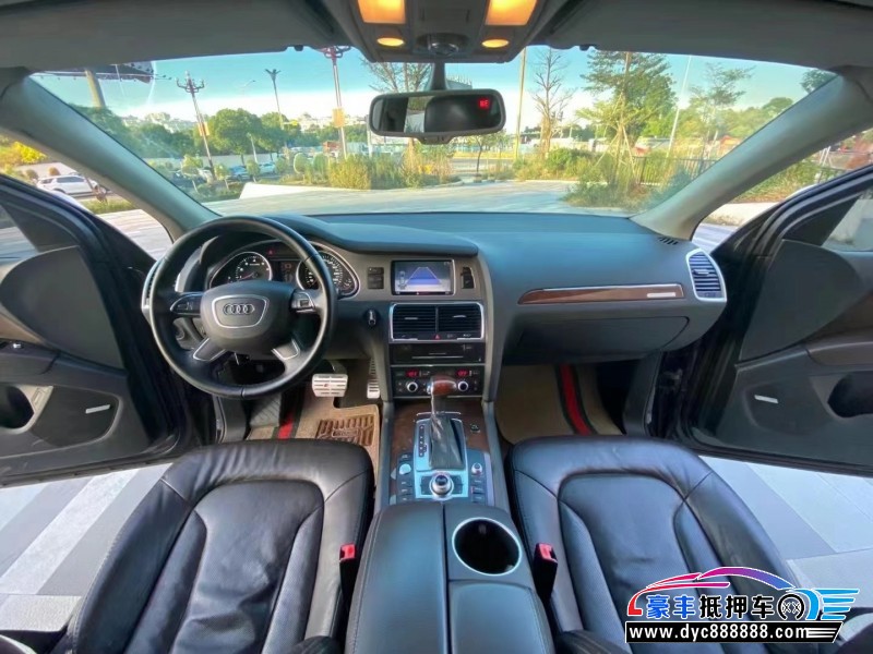 13年奥迪Q7轿车抵押车出售