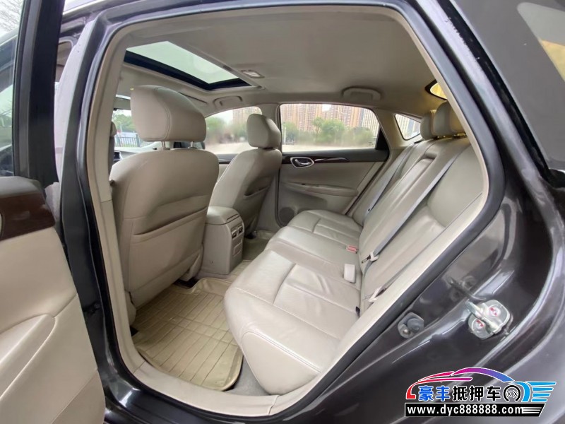 13年日产轩逸轿车抵押车出售