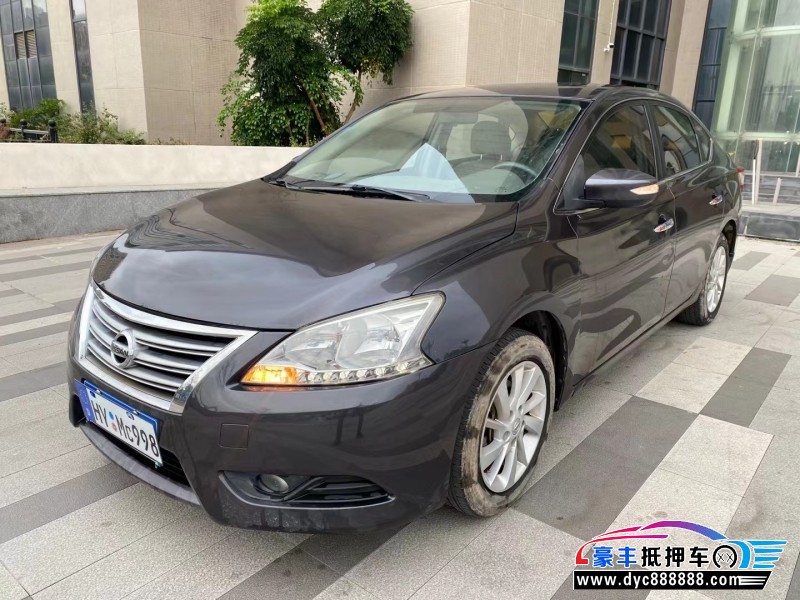 13年日产轩逸轿车抵押车出售