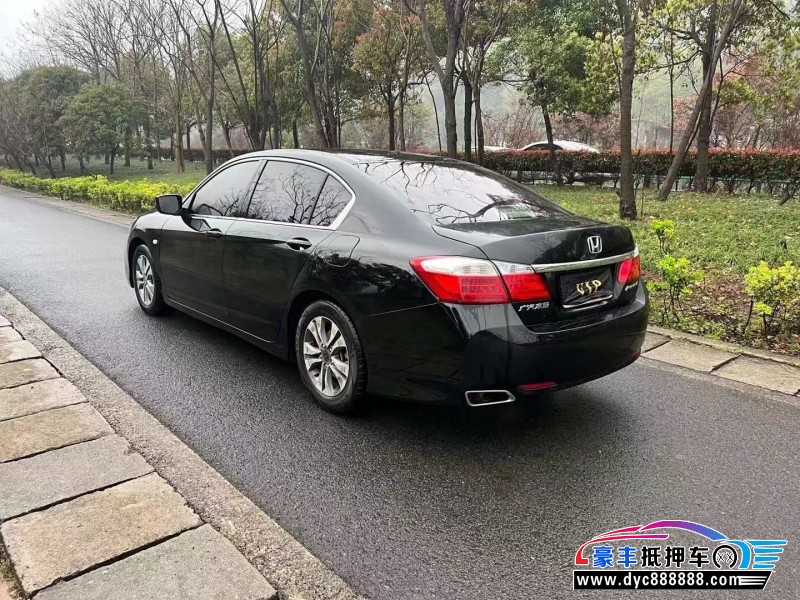 16年本田雅阁轿车抵押车出售
