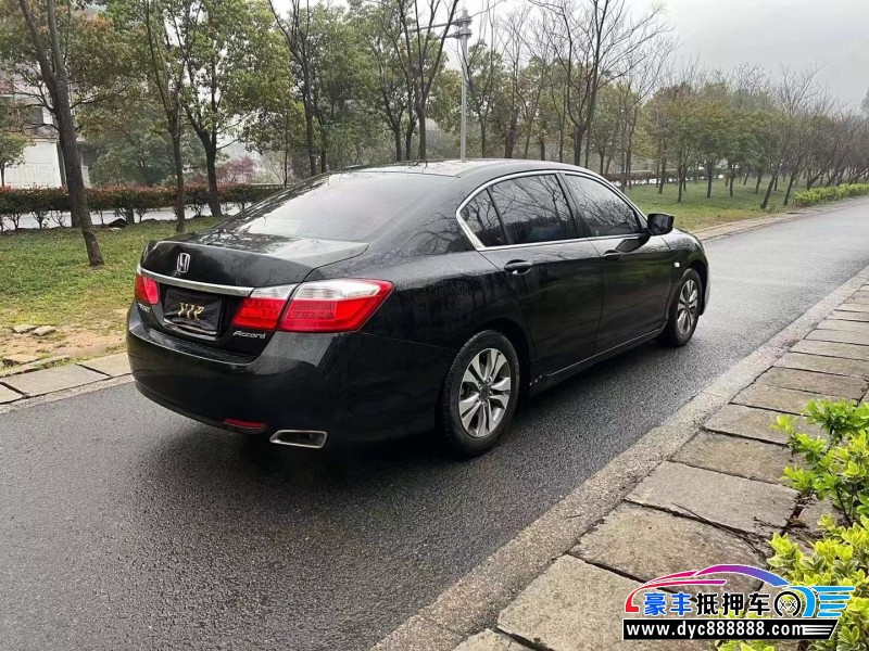16年本田雅阁轿车抵押车出售