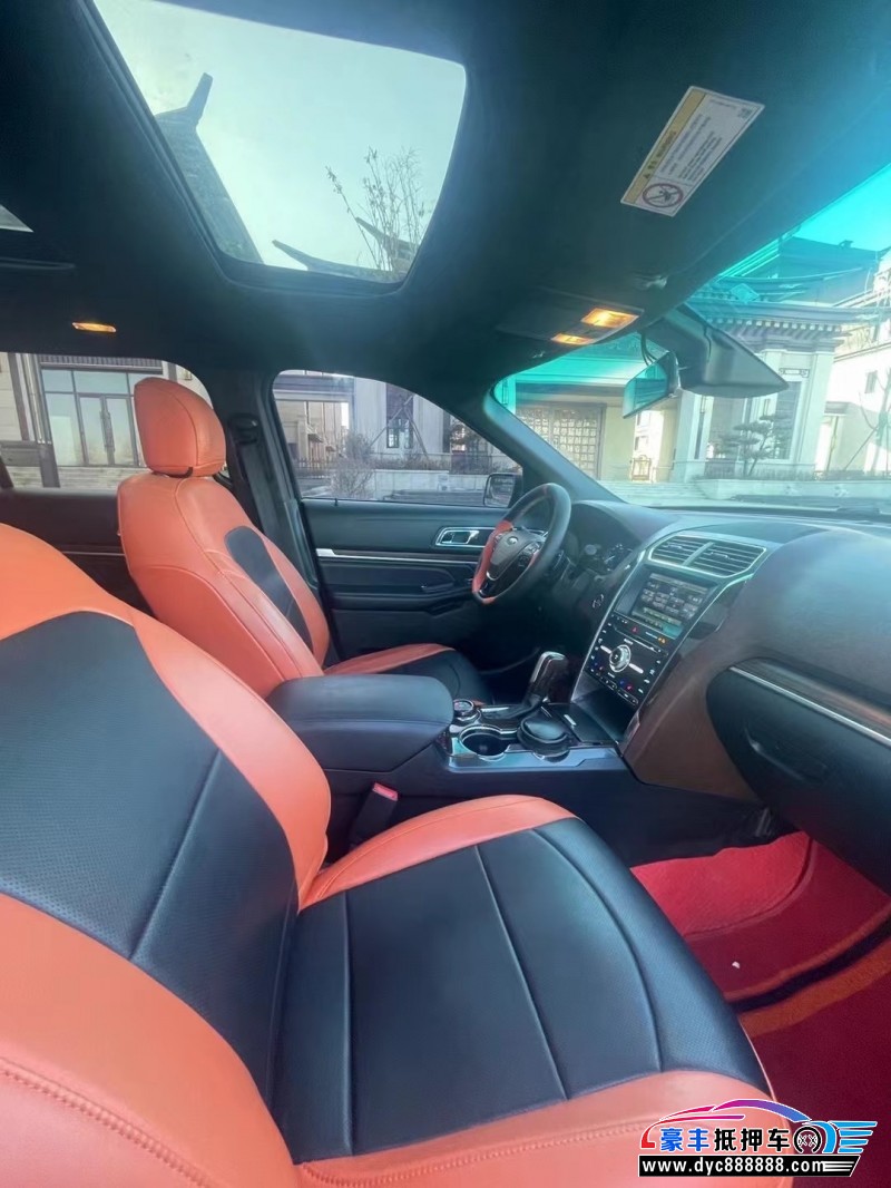 16年福特探险者轿车抵押车出售