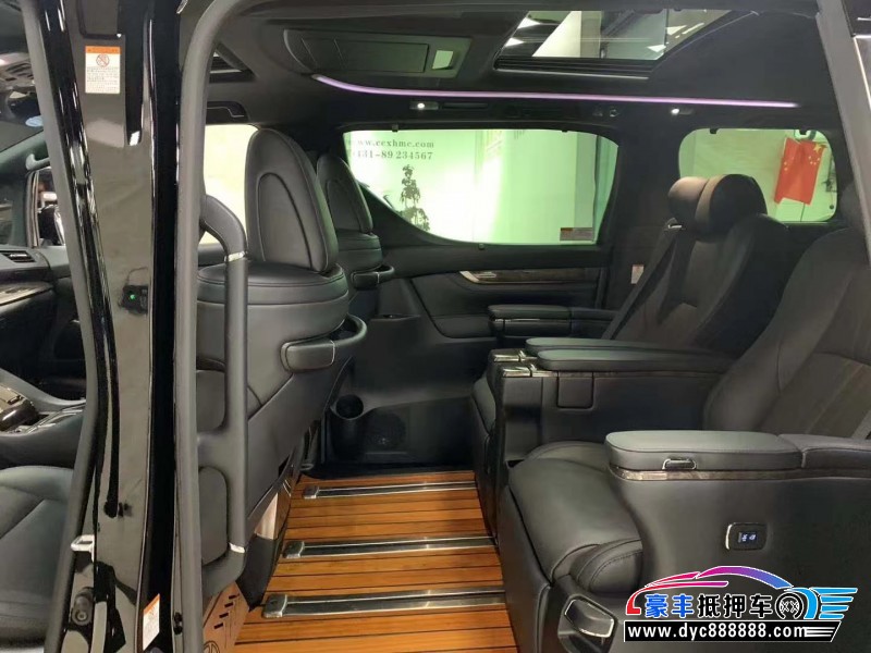 18年丰田埃尔法轿车抵押车出售