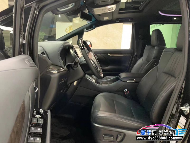 18年丰田埃尔法轿车抵押车出售