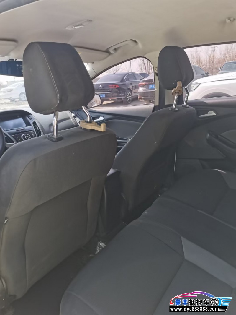 15年福特福克斯SUV抵押车出售