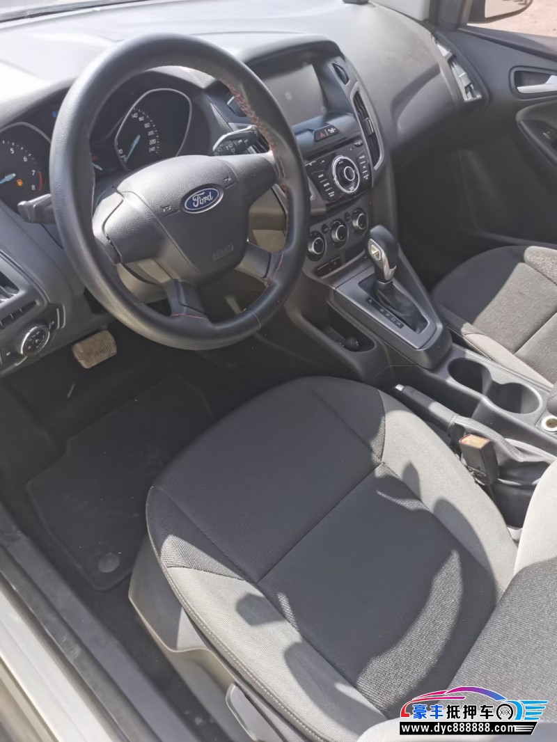 15年福特福克斯SUV抵押车出售