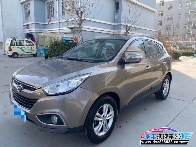 13年现代ix35轿车抵押车出售