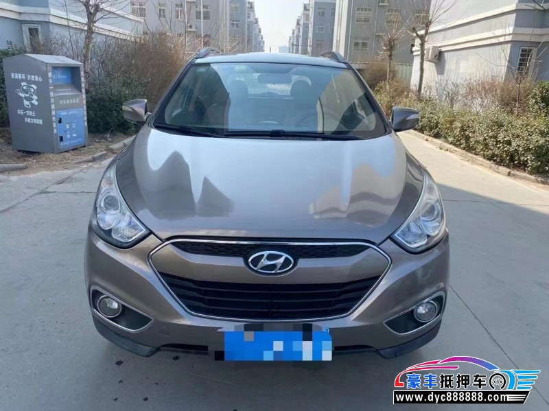 13年现代ix35轿车抵押车出售