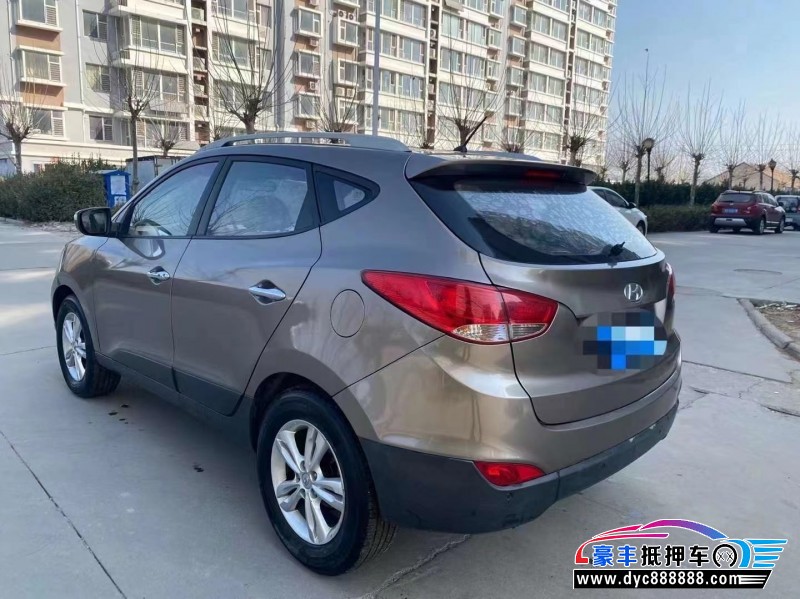 13年现代ix35轿车抵押车出售