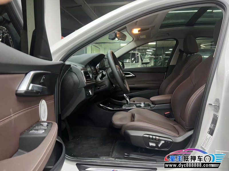 22年宝马1系轿车抵押车出售