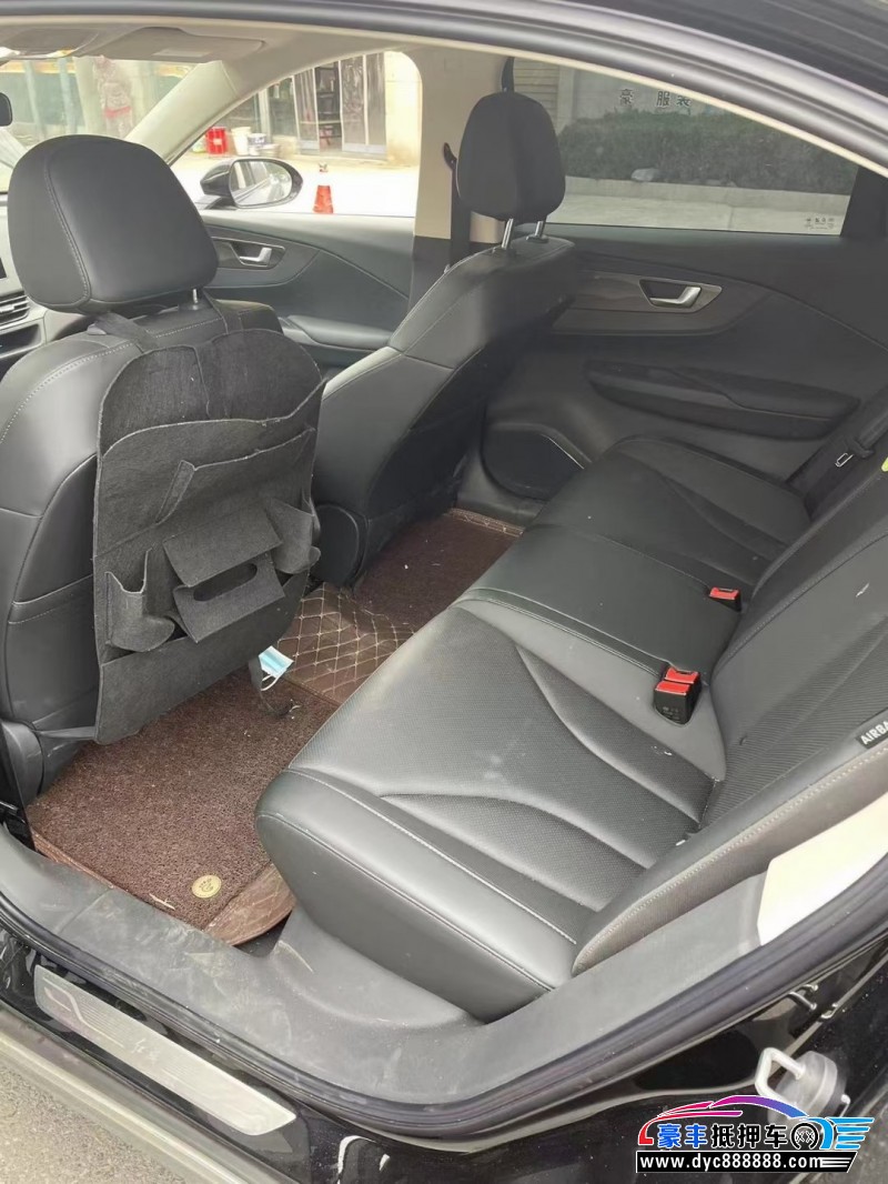 22年红旗EQM5轿车抵押车出售