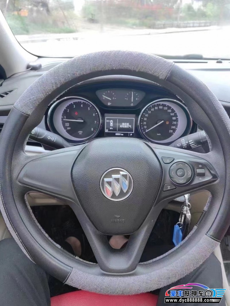 17年别克威朗轿车抵押车出售