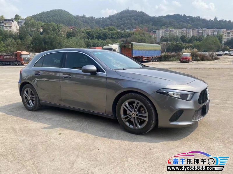 20年奔驰A轿车抵押车出售