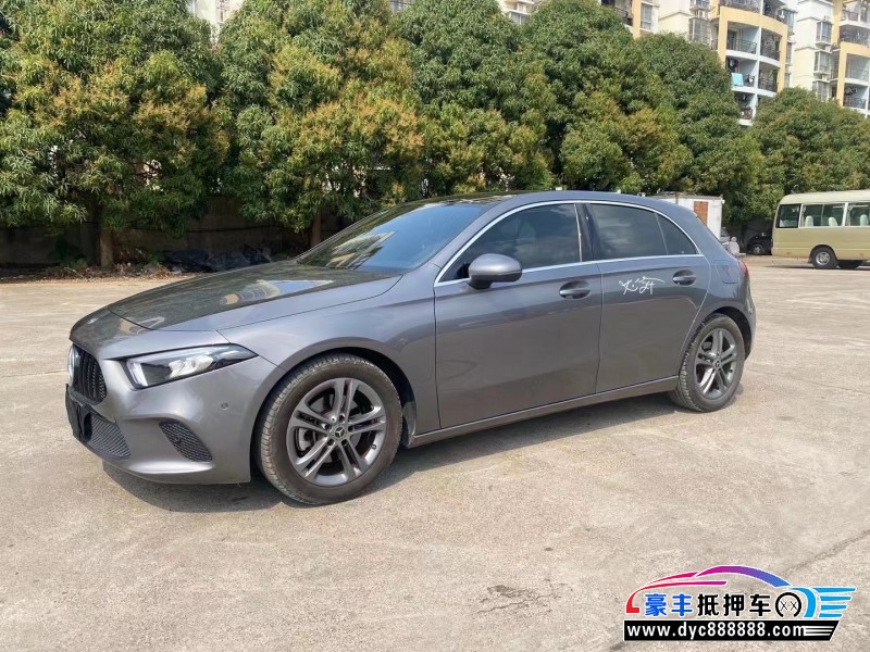 20年奔驰A轿车抵押车出售