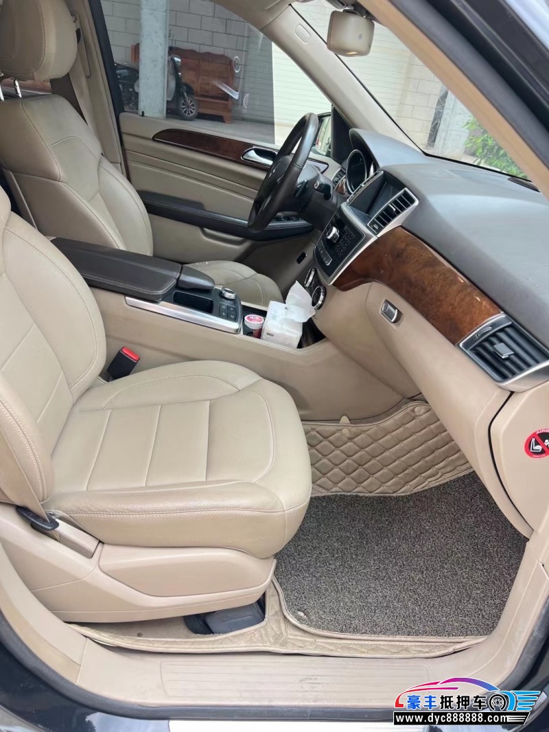 12年奔驰ML轿车抵押车出售