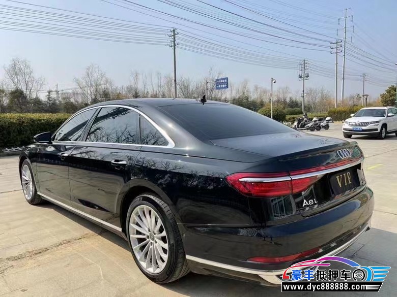18年奥迪A8轿车抵押车出售