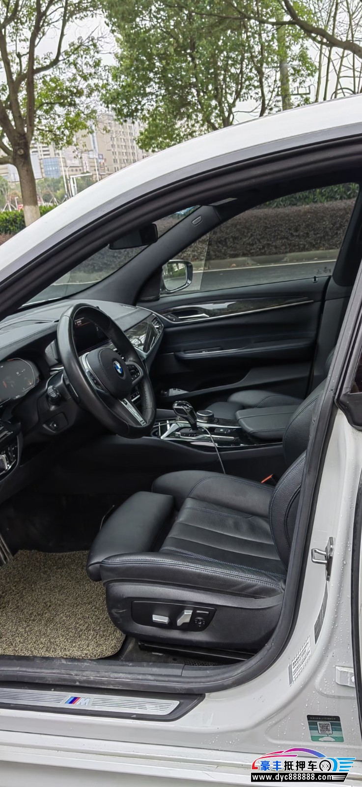 20年宝马6系轿车抵押车出售