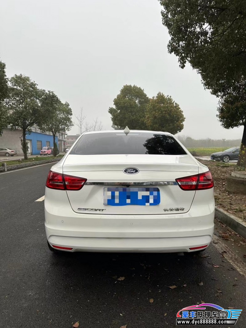 18年福特福睿斯轿车抵押车出售