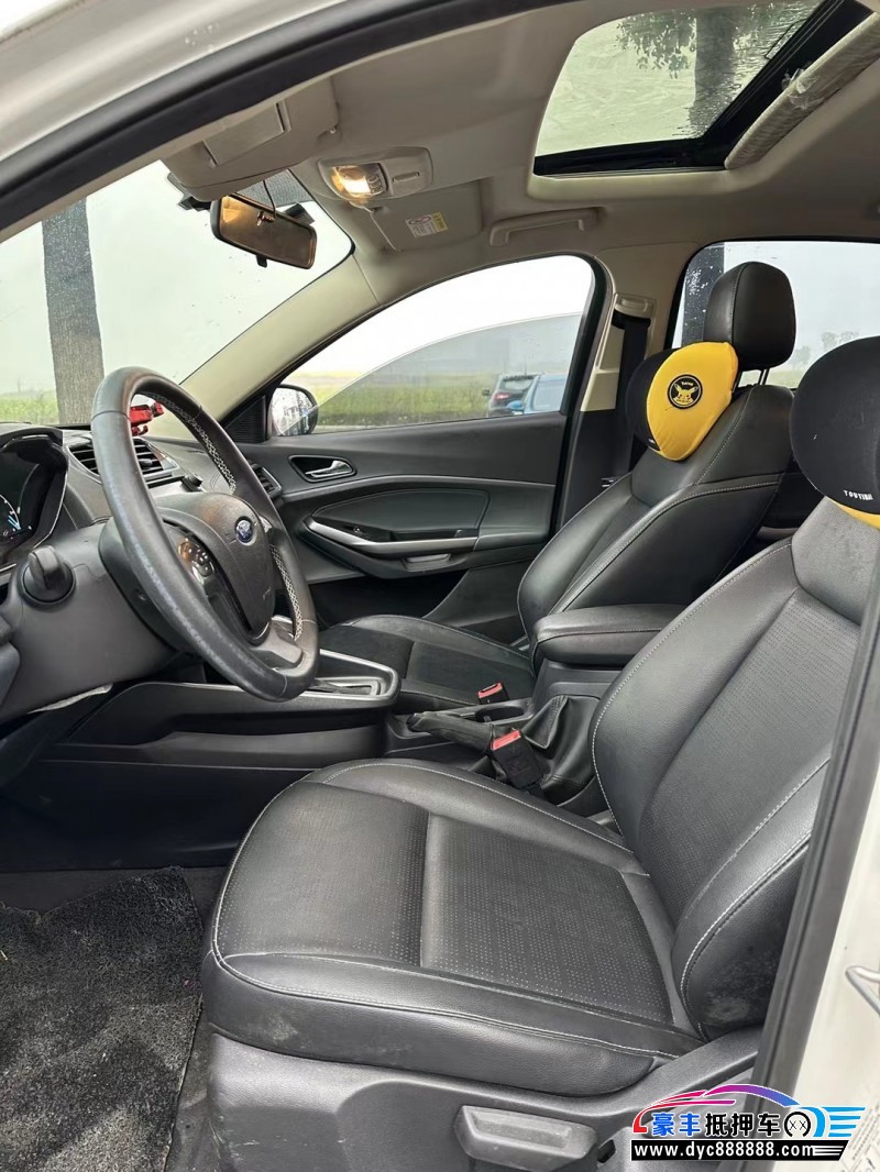 18年福特福睿斯轿车抵押车出售