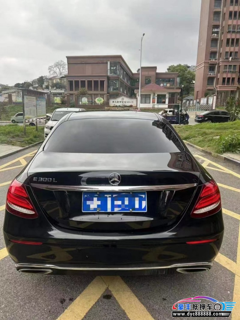 17年奔驰E级轿车抵押车出售