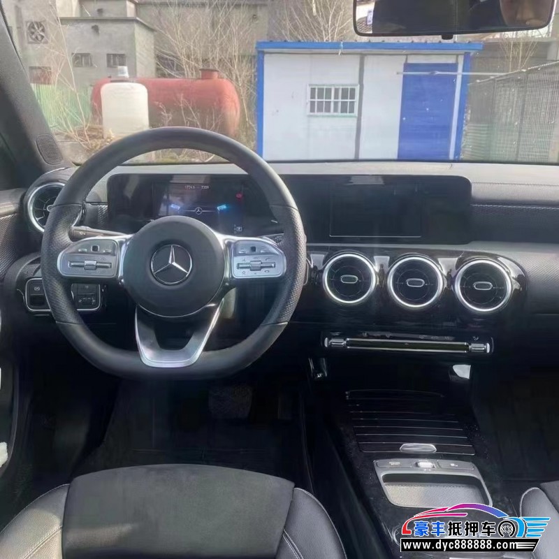 20年奔驰A级轿车抵押车出售