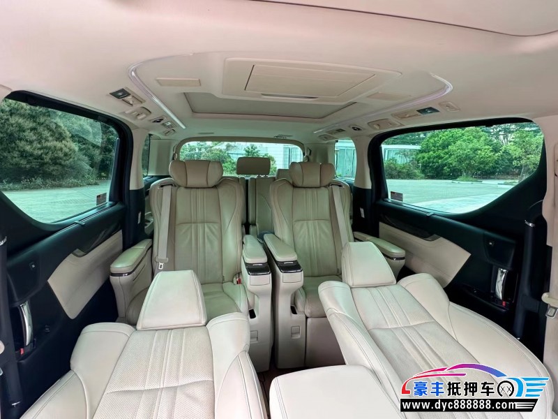 20年丰田威尔法轿车抵押车出售