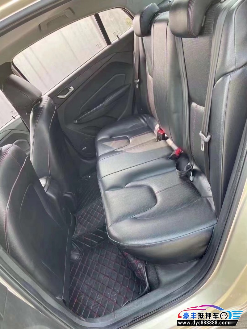 16年奇瑞艾瑞泽5轿车抵押车出售