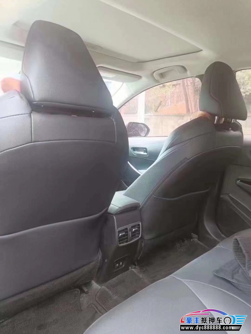 22年丰田凌尚轿车抵押车出售