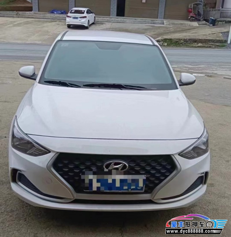 21年现代瑞纳轿车抵押车出售