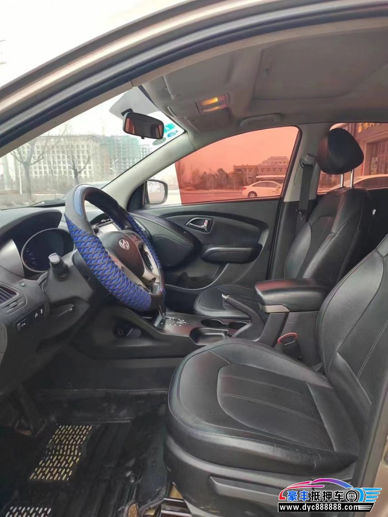 13年现代ix35SUV抵押车出售