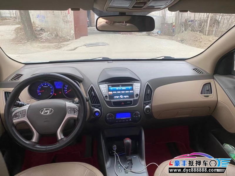 13年现代ix35SUV抵押车出售