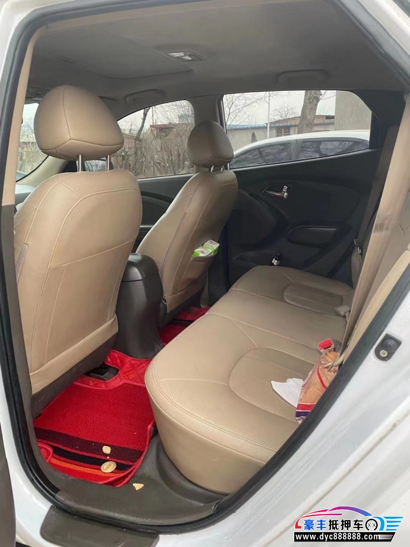 13年现代ix35SUV抵押车出售