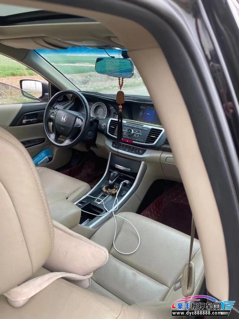 16年本田雅阁轿车抵押车出售