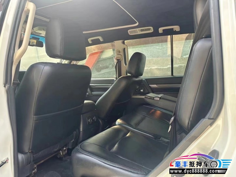 19年三菱帕杰罗SUV抵押车出售