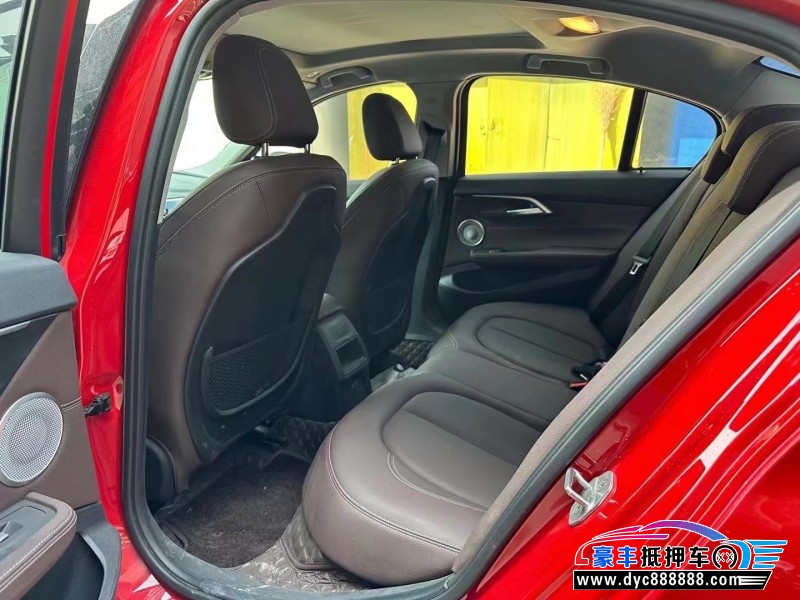 21年宝马1系轿车抵押车出售