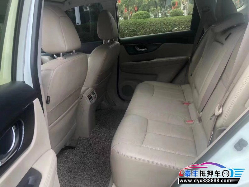 15年日产奇骏SUV抵押车出售