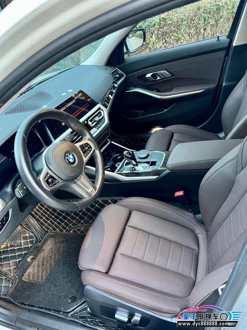 21年宝马3系轿车抵押车出售