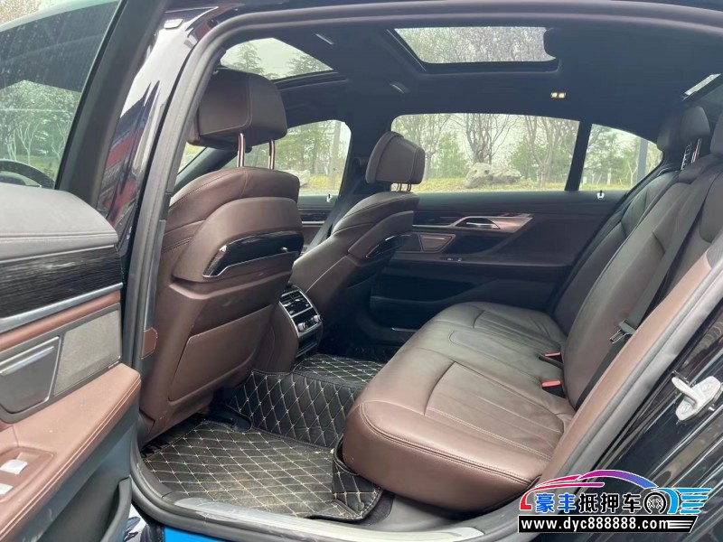 18年宝马7系轿车抵押车出售