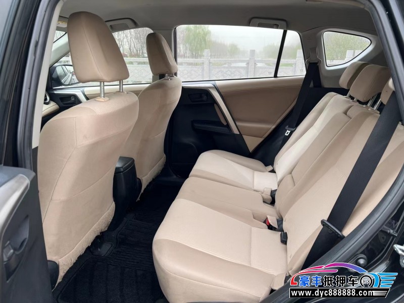 14年丰田RAV4荣放轿车抵押车出售